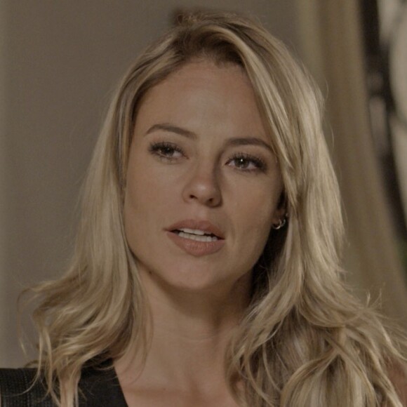 Jeiza (Paolla Oliveira) garante a Bibi (Juliana Paes) que 'vai ter troco', na novela 'A Força do Querer'