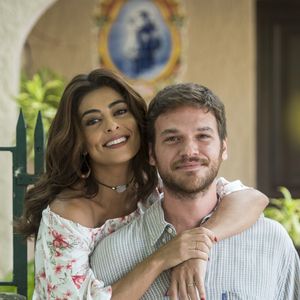 Na novela 'A Força do Querer', Bibi (Juliana Paes) já havia flagrado uma conversa online do marido com a cabelereira