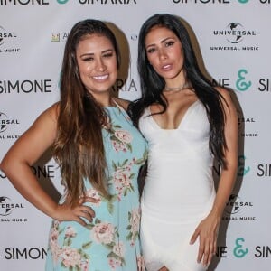 Simone faz dupla com Simaria