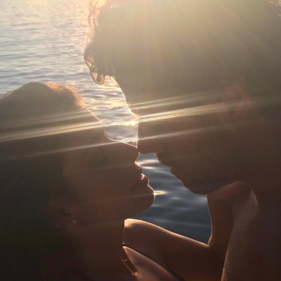 Paula Fernandes assumiu namoro com Thiago Arancam em junho