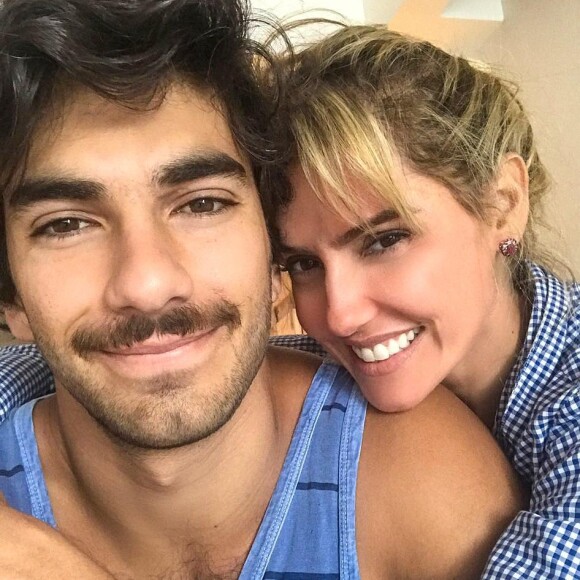 Deborah Secco foi só elogios ao atual marido, Hugo Moura