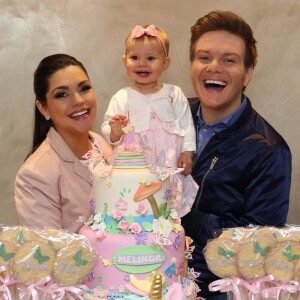 Thais Fersoza e Michel Teló comemoraram aniversário de 1 ano da filha, Melinda