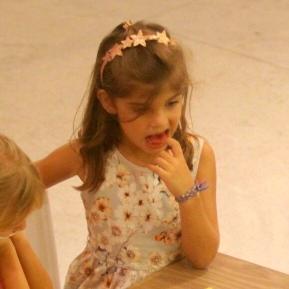 Sofia, de cinco anos, sempre conversa com o ator durante viagens