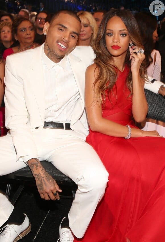 No documentário 'Welcome To My Life', que aborda a vida de Chris Brown, o cantor declarou que amava Rihanna e que planejava a pedir em casamento: 'De queridinho da América, eu passei a ser o principal inimigo público'