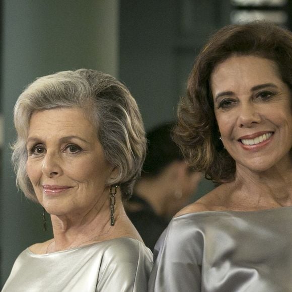 Sabine (Irene Ravache) lembra que sofreu uma queda e perdeu o filho que esperava de Pedrinho (Marcos Caruso) depois de flagrá-lo aos beijos com Lígia (Angela Vieira), na novela 'Pega Pega'