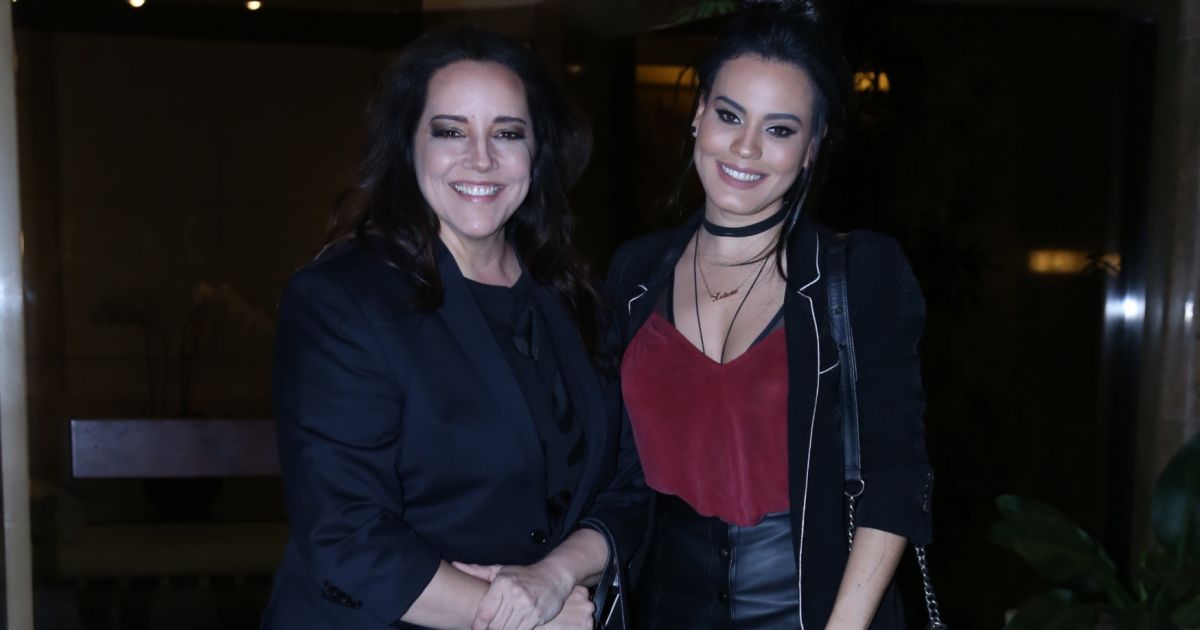 Ana Carolina e a namorada, Leticia Lima marcam presença no aniversário ...