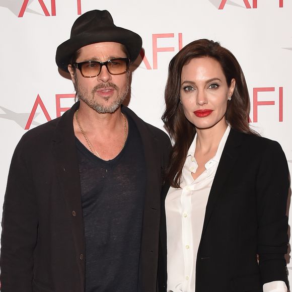 Pessoas próximas a Angelina Jolie e Brad Pitt apostaram em uma reconciliação do casal