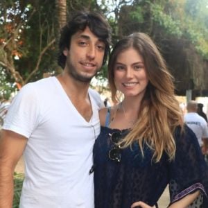 Bruna Hamú ganha surpresa do aniversário do noivo com filho, Julio: 'Completa'