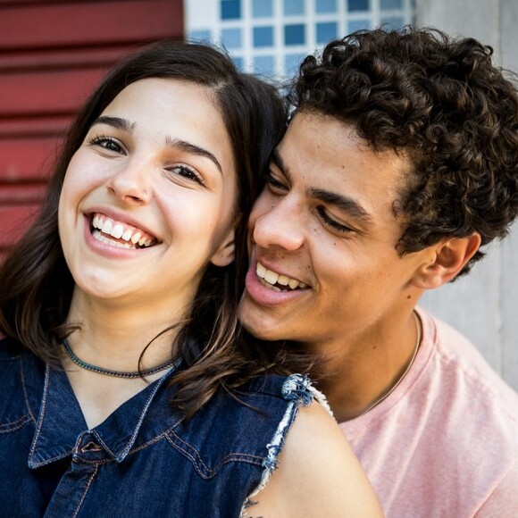 Na novela 'Malhação', Tato (Matheus Abreu) não resiste e tenta retomar o contato com Keyla (Gabriela Medvedoviski)