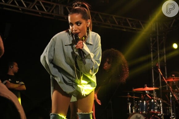 Anitta dançou bastante no show no Rio