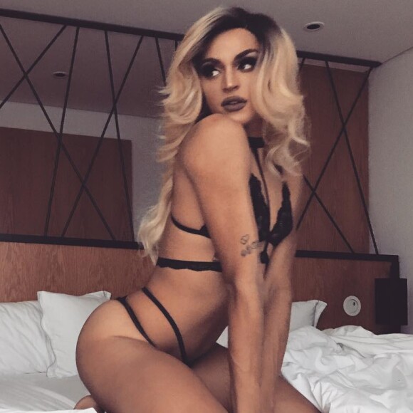 Pabllo Vittar disse que se relaciona com homens: 'Sou um menino gay, que faz drag e se relaciona com homens gays'