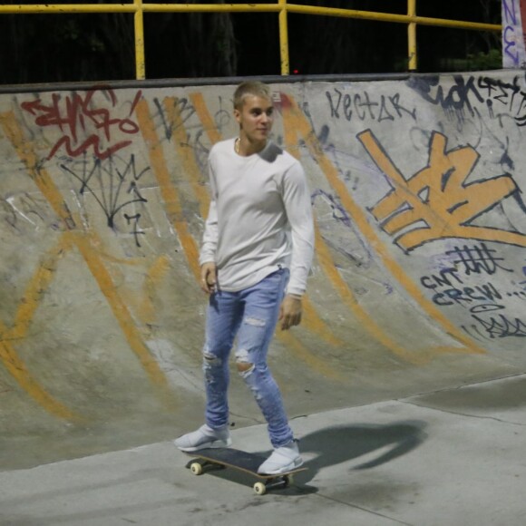 No dia seguinte, Jessica publicou fotos com seu namorado, colocando um ponto final no interesse de Justin Bieber