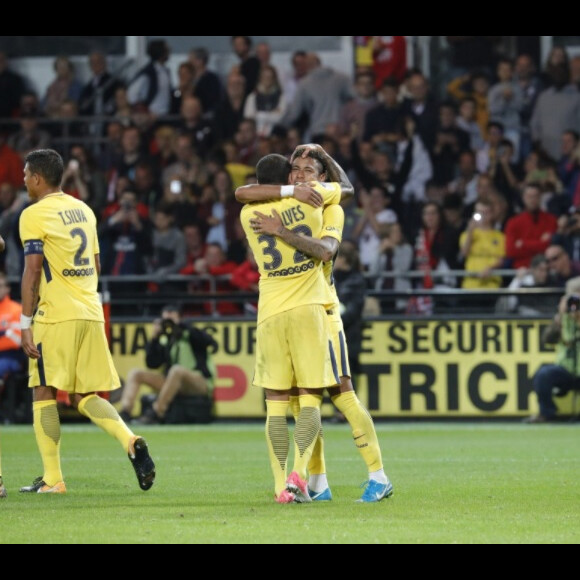 Neymar estreia com gol pelo Paris Saint-Germain no Campeonato Francês, em 13 de agosto de 2017