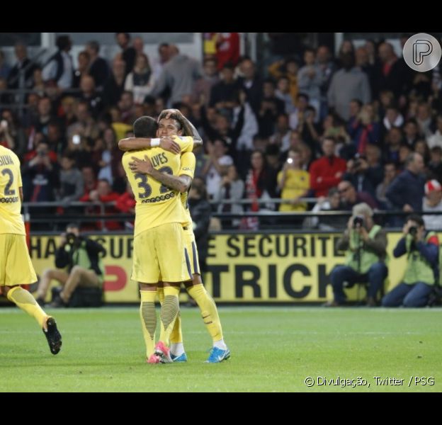 Neymar marca gol em jogo de estreia no Paris Saint-Germain ...