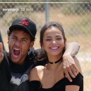 Bruna Marquezine foi parabenizada pelo ex-namorado Neymar