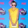 Millie Bobby Brown, atriz da série 'Stranger Things', vestiu Kenzo primavera 2018 no Teen Choice Awards, realizado no Galen Center, em Los Angeles, neste domingo, 13 de agosto de 2017