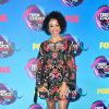 Liza Koshy usou vestido Alice + Olivia outono 2017 no Teen Choice Awards, realizado no Galen Center, em Los Angeles, neste domingo, 13 de agosto de 2017
