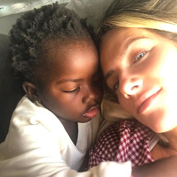 Giovanna Ewbank ganhou elogios após publicar foto com a filha, Títi, na rede social