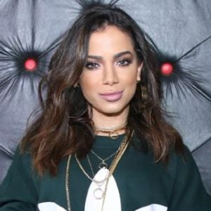 Justiça aumenta multa de Anitta para R$ 2,8 milhões por rompimento com ex-empresária