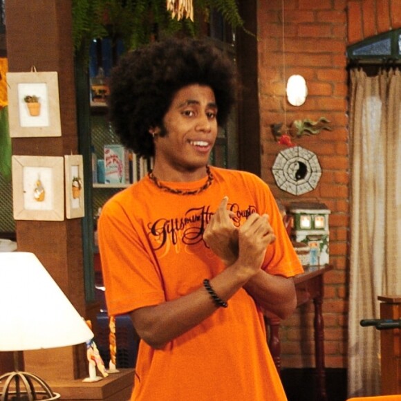 'Não tô preocupado com o que pensam, só não há por que alimentar uma mentira', concluiu Ícaro Silva