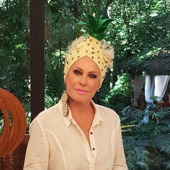 Ana Maria Braga diz que não procede notícia de que teria só mais três anos de vida se não parasse de fumar