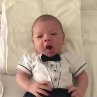Filho de Andressa Suita esbanja fofura ao usar gravata borboleta: 'Pinguinzinho'