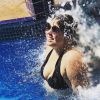 Marília Mendonça aproveitou folga na agenda de shows e postou foto de biquíni na piscina no Instagram nesta quarta-feira, 16 de agosto de 2017