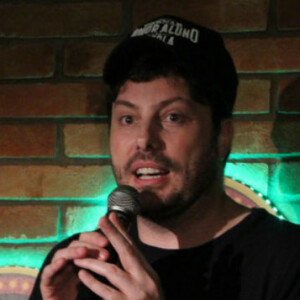 Danilo Gentili está atuando em 'Como se tornar o pior aluno da escola' e é autor do livro homônimo