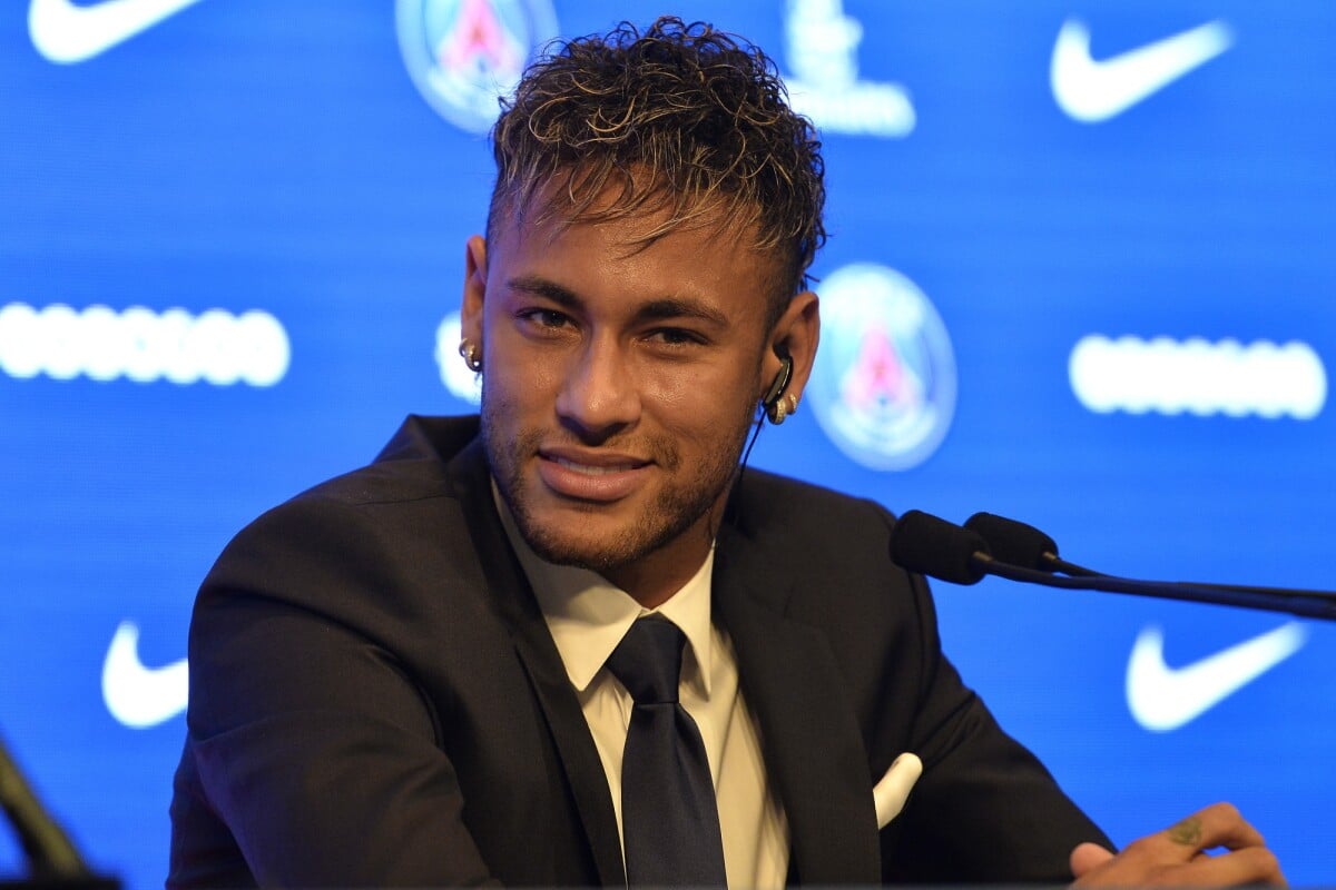 Foto A Transferência De Neymar Para O Paris Saint Germain Foi A Mais Cara Da História Do 0563