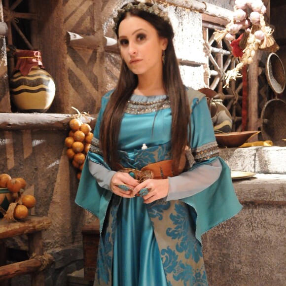 Carla Diaz ficou de férias desde o fim de sua participação na novela 'A Terra Prometida', em que interpretou a personagem Melina