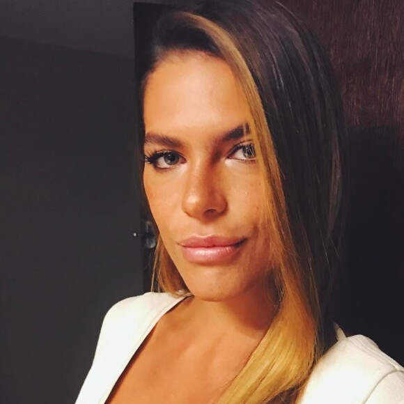 Mariana Goldfarb faz laser para ganhar volume nos lábios: 'Natural'. Vídeo!