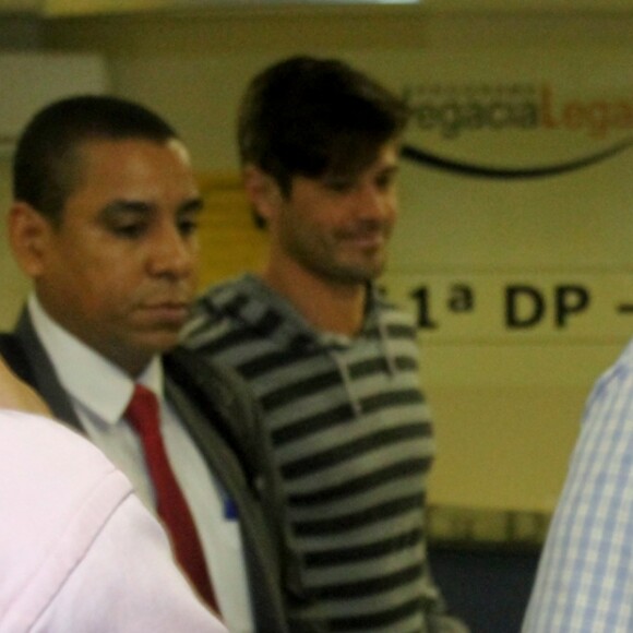 Dado Dolabella chegou por volta de 14h à 11ª DP, na Rocinha, Zona Sul do Rio de Janeiro