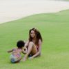 Beyoncé brinca com Blue Ivy durante as férias
