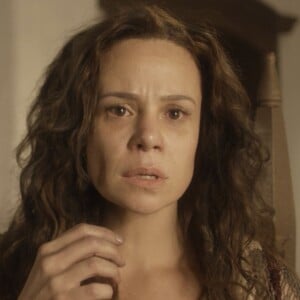 Amália (Vanessa Gerbelli) teve um filho com dom João (Léo Jaime), na novela 'Novo Mundo'