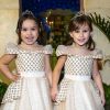 As gêmeas Natália Guimarães e Leandro, ex-KLB, usaram vestidos inspirados na princesa Bela