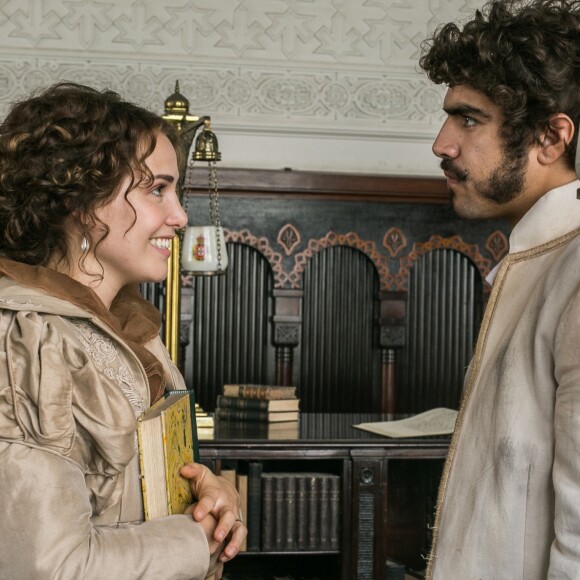 Leopoldina (Letícia Colin) é nomeada Princesa Regente do Brasil por Dom Pedro (Caio Castro) para substituí-lo em sua ausência, no capítulo que vai ao ar quinta-feira, dia 31 de agosto de 2017, na novela 'Novo Mundo'