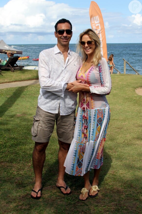 Ticiane Pinheiro e César Tralli ficaram noivos em junho
