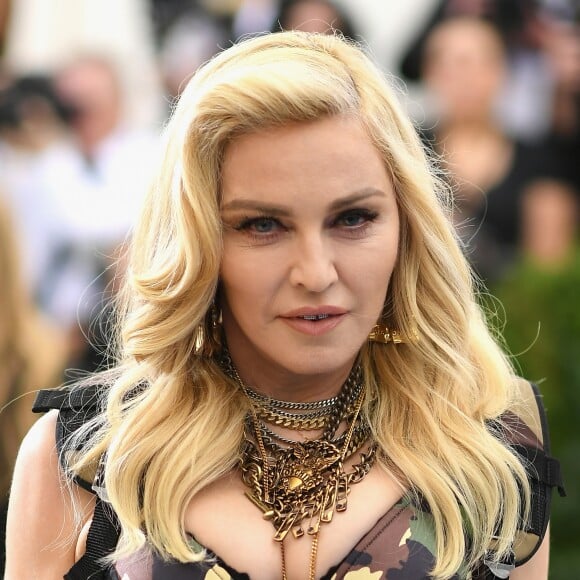 Madonna posta foto ao lado dos seis filhos em celebração de seu aniversário de 59 anos, em 19 de agosto de 2017