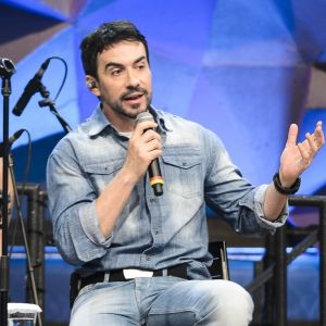 Padre Fábio de Melo conta que pensou em largar o sacerdócio durante crise de Síndrome do Pânico, no 'Fantástico', em 20 de agosto de 2017