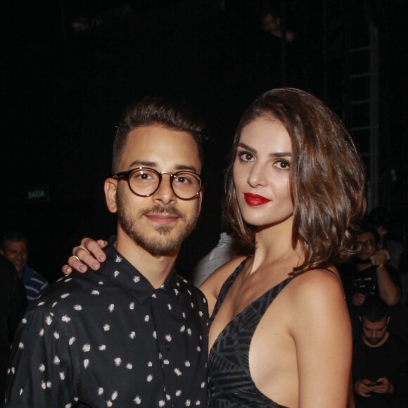 Grávida, mulher de Junior Lima, Monica Benini explica que ela e o músico são vegetarianos, o que contribui para o não-desperdício de água