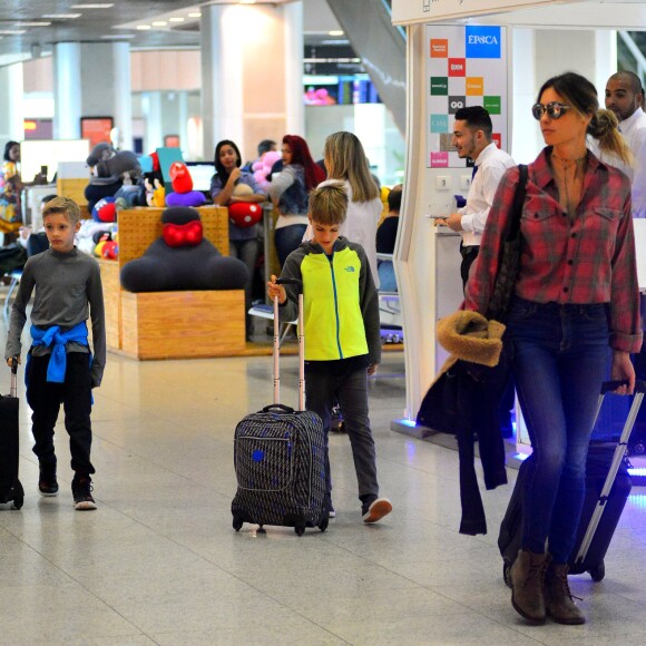 'A gente tenta proteger bastante pra não virar uns babaquinhas, uns bobinhos', avaliou Fernanda Lima