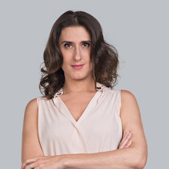 Paola Carosella, jurada do 'MasterChef', saiu em defesa da vencedora, Michele: 'É 'MasterChef' amadores! É óbvio que vão copiar!'