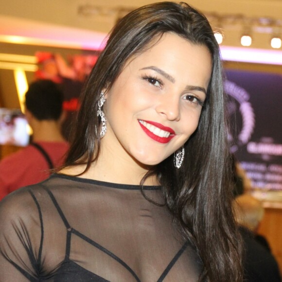 Ex-BBB Emilly exalta parceria com a irmã: 'Não é nosso aniversário e nem relativamente uma data especial, mas tu é muito especial. Eu não preciso de datas rotuladas para me declarar pra ti. Tu é, sim, o amor da minha vida, eu já tenho minha metade. Assim... Sou completa!'