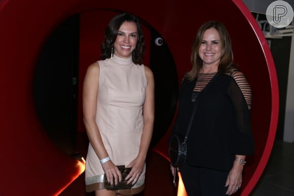 Ana Paula Araújo e Renata Ceribelli foram à festa dos cinco anos do Porta dos Fundos, na noite desta quinta-feira, 24 de agosto de 2017