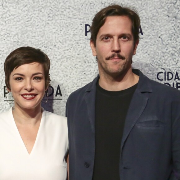 Regiane Alves, de novo visual, Aílton Graça, José Loreto e Vladimir Brichta estão no elenco da série 'Cidade Proibida', prevista para estrear em setembro