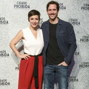 Regiane Alves e Vladimir Brichta são par romântico na série 'Cidade Proibida' como Marli e Zózimo