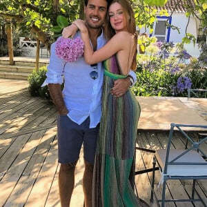 Marina Ruy Barbosa vai se casar com Xandinho Negrão em outubro