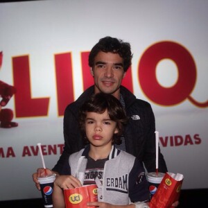 Caio Blat levou o filho Bento, de 7 anos, para pré-estreia de filme no Rio de Janeiro neste domingo, 27 de agosto de 2017