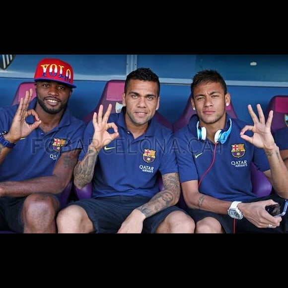 Neymar e Daniel Alves atuaram juntos pelo Barcelona