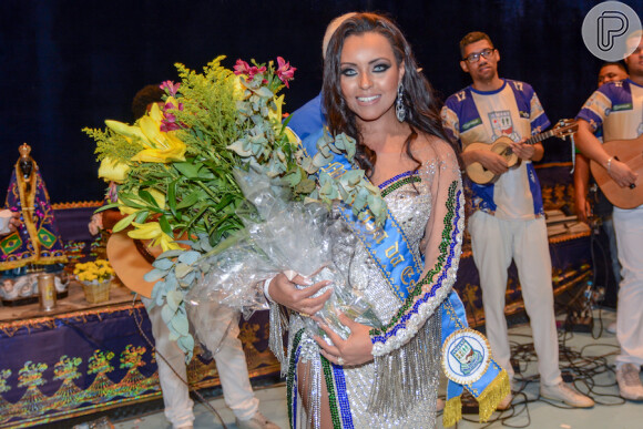 Ana Beatriz Godói está animada para estrear como madrinha da escola de Unidos de Vila Maria no Carnaval 2018